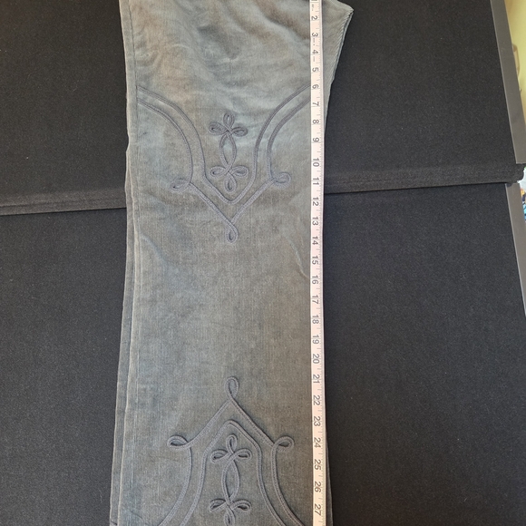 Oscar de la Renta Gray Straight Leg Pants with Embroidery - Picture 9 of 12